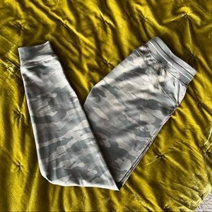Zyia Camo Joggers XS